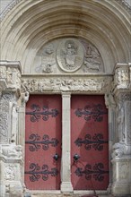 Main portal main facade Romanesque abbey church Eglise abbatiale Saint-Gilles