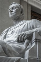Detail of the sculpture of King Ludwig I in the Ludwig Maximilian University