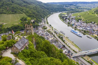 Castle Grevenburg overlooking the Moselle valley