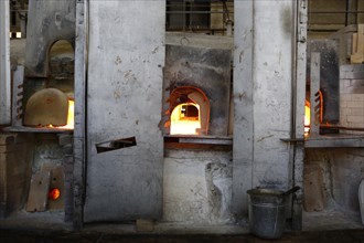 Glass furnace
