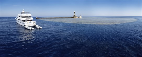 Diving Ship