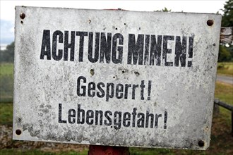 Sign Achtung Minen