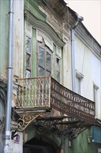 Facade of a residential building in need of renovation on Panteleimonovskaya Street
