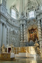 Main altar of the Theatine Church with figures of saints