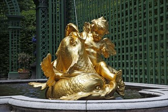 Fountain with golden fountain figure