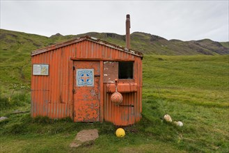 Emergency hut
