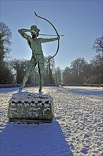 Sculpture Archer in backlight
