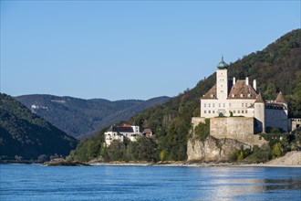 Castle Schloss Schoenbuehel