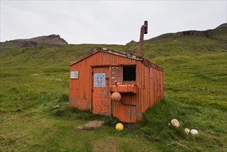 Emergency hut