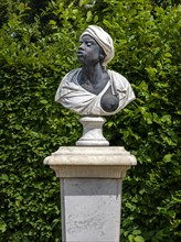 Busts at the first roundel in Sanssouci Park