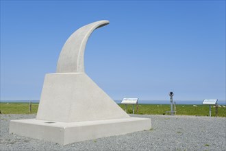 Sculpture Woge retour by Uta Grams on the Elisabethgrodendeich viewing dune