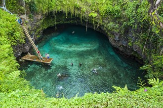 To sua ocean trench in Upolo