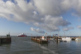 FRS Sylt ferry sails into Lister Harbour