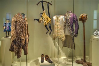 Clothing of the nobility in the 18th century