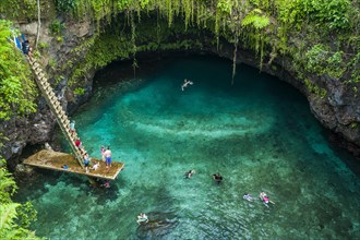 To sua ocean trench in Upolo