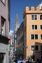 Wessenbergstrasse as a pedestrian zone with a view of Constance Cathedral