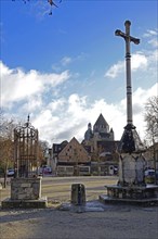 Place du Chatel with cross and fountain