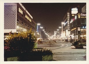 Stuttgart at night in 1963: Untere Koenigsstrasse with illuminated advertising
