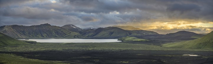 Evening light at Frostastaoavatn