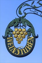Nose sign of a historic wine tavern