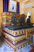 Tomb for monks