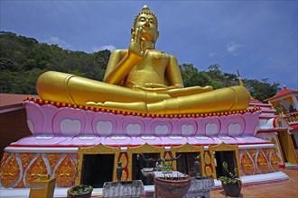 Sitting Golden Buddha