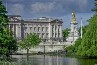 St. James's Park Buckingham Palace