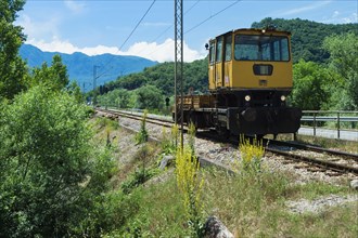 Maintenance locomotive