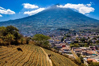 Antigua lies between the still active volcanoes Agua and Fuego