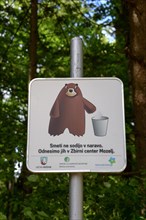 Warning sign against bears