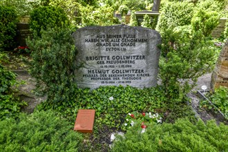 Grave Helmut and Brigitte Gollwitzer