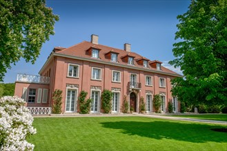 Churchill Villa