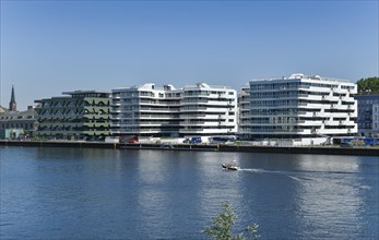 Fashion house Labels Berlin 2 and residential building WAVE waterside living