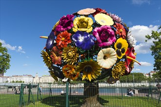 Metallic flower tree by the Korean artist Choi Jeong Hwa on the banks of the Rhone