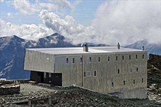 Cabane de Tracuit mountain hut