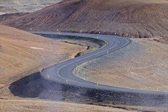 Circular road near Hverir