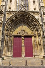 St. Sauveur Cathedral