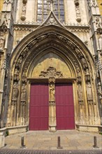 St. Sauveur Cathedral