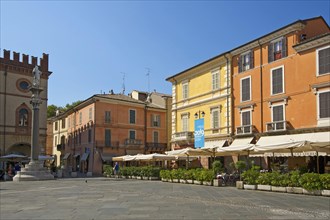Coffee Houses in Piazza del Popoll