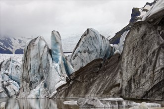 Escarpment of Svinafell glacier