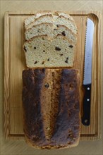 Sliced currant bread