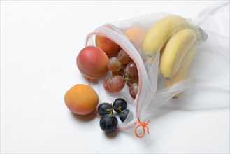Fruit in reusable bags