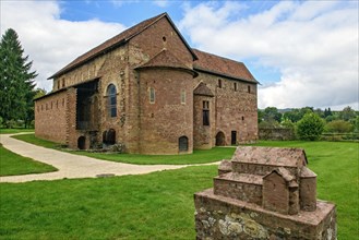 Einhardsbasilika