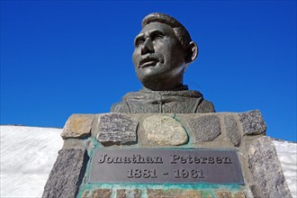 Monument to Jonathan Pedersen