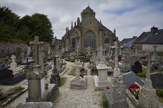 Saint-Ronan Church Cemetery