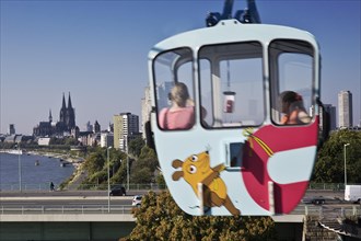 Gondola of the Rheinbahn with a view of the cathedral