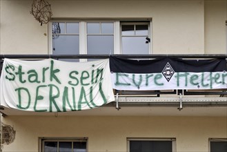 Bed sheet and club flag with the inscription Stark sein Dernau