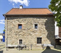 Altes stone house