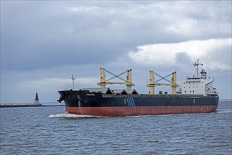 Cargo ship Visayas passes the Kugelbake