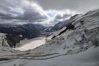 Overlook over the Aletsch Glacier from the Jungfraujoch